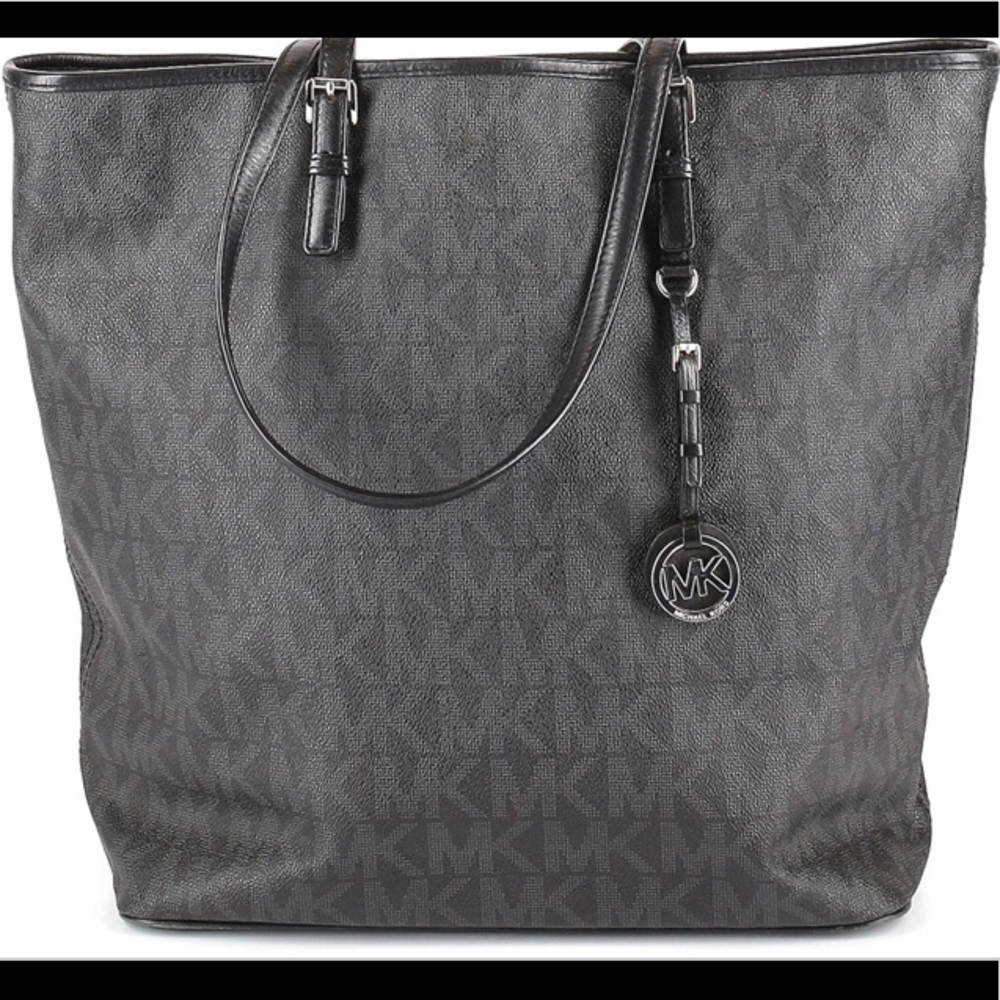 Michael Kors Jet Set Tote